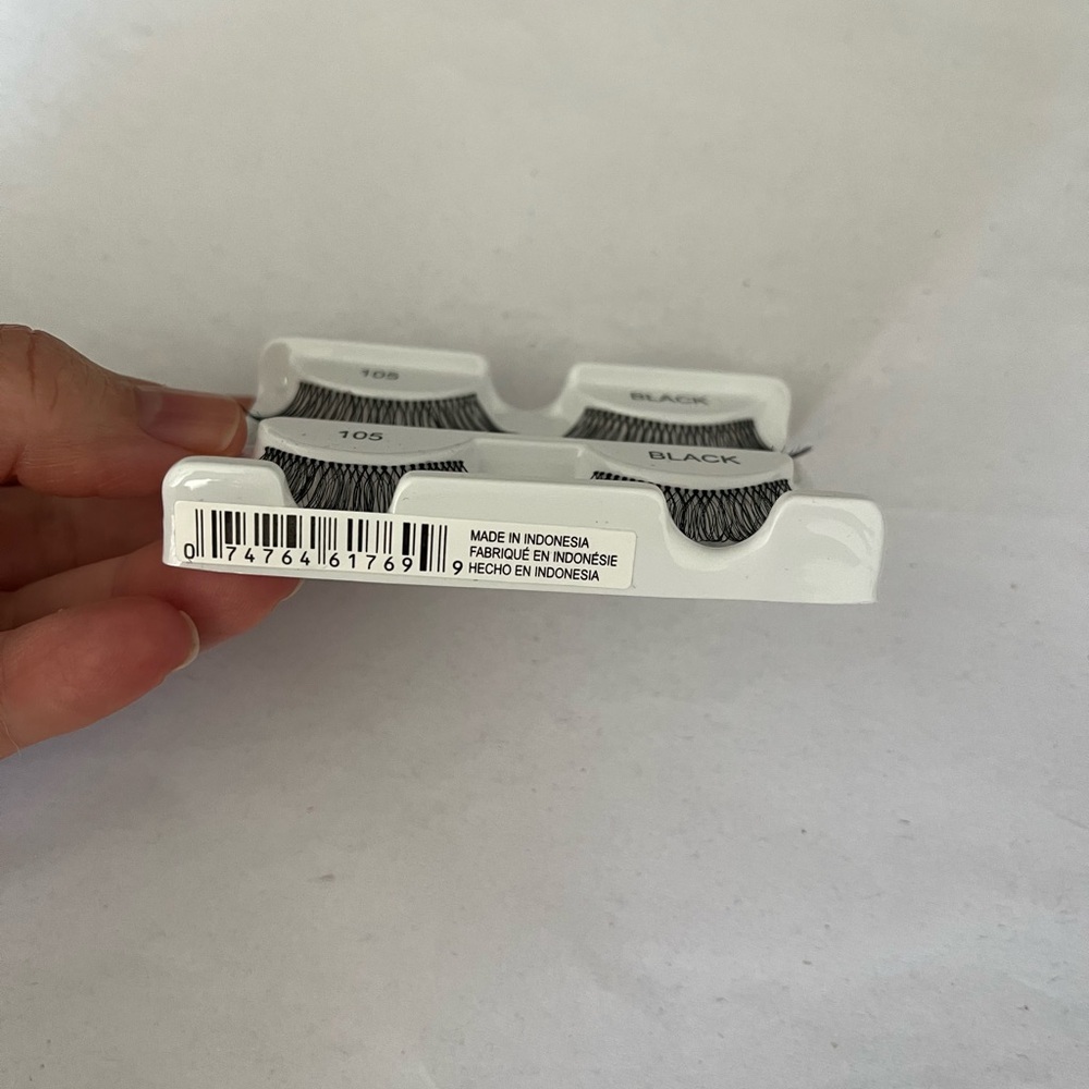 Ardell Black False Eyelashes, lot of 3 pairs - Picture 3 of 5